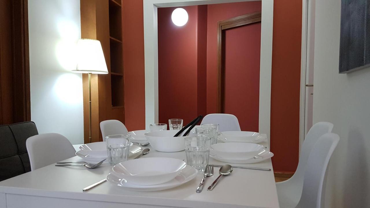 Apricot Apartment - Athens Center, 6 Bd, 2.5 Bath Bagian luar foto