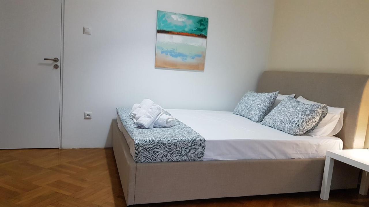 Apricot Apartment - Athens Center, 6 Bd, 2.5 Bath Bagian luar foto